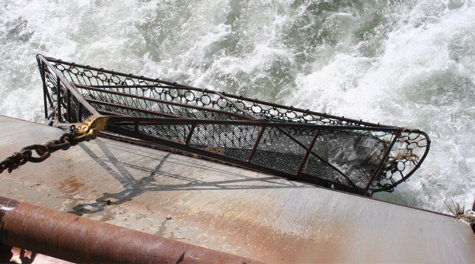 Cleaning the Dredge