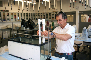 VIMS researcher Dr. Rich Brill prepares for an experiment in the new lab.