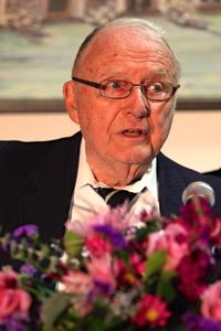 The Honorable John O. “Jack” Marsh, Jr. addresses the Maury Dinner audience. ©Steve Salpukas.